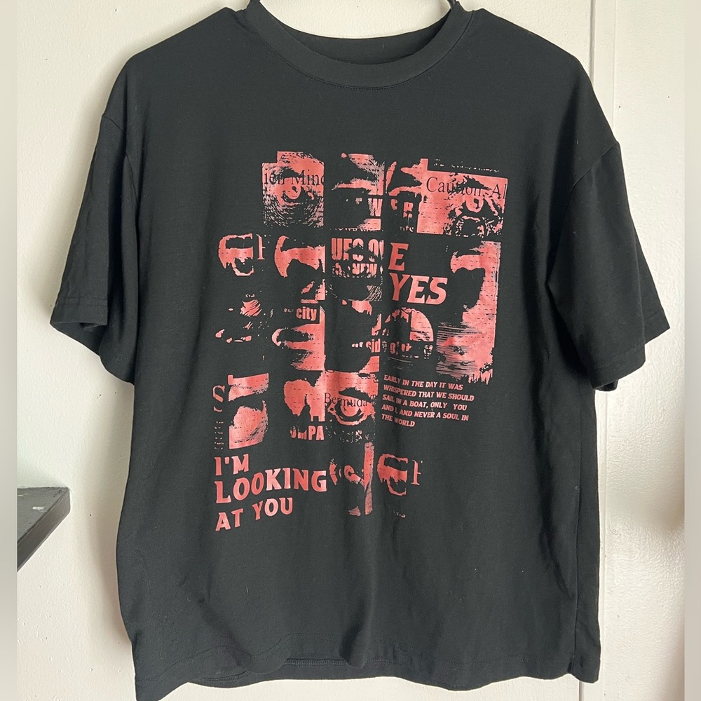 Graphic tee